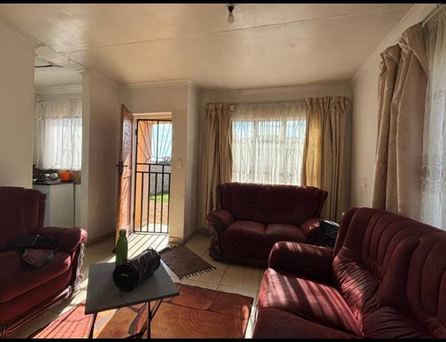 2 BEDROOM HOUSE FOR SALE IN VANDERBIJLPARK CE 4